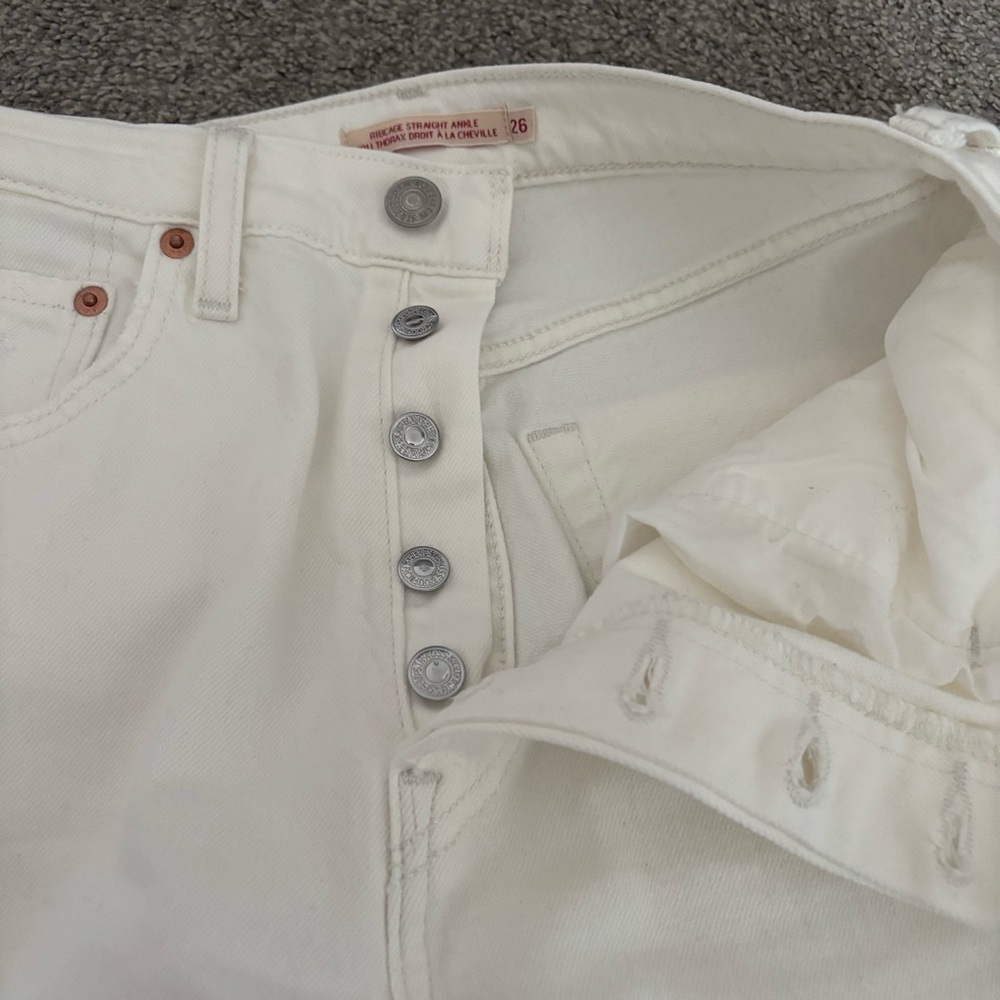 Levi’s Ribcage Ankle Jean - Picture 4 of 11